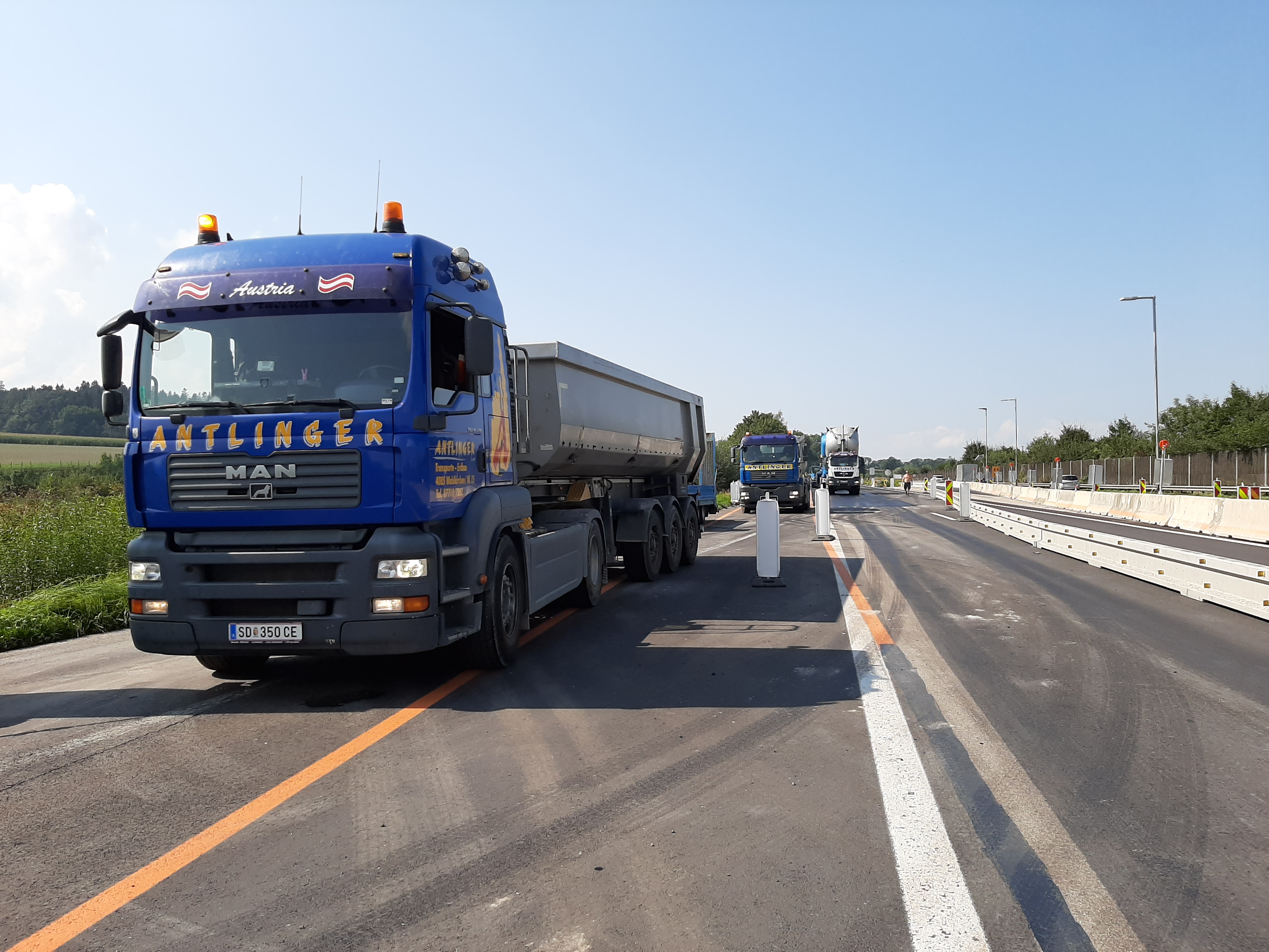 Antlinger Transporte LKW Straßenbau